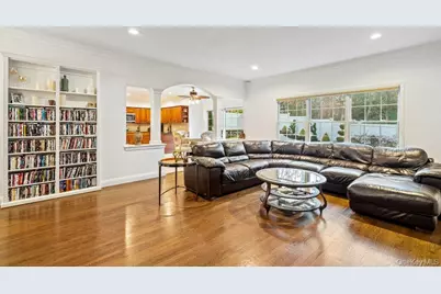 1 Fairway Drive, Old Bethpage, NY 11804 - Photo 7