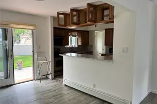 14 Hicks Ave, Syosset, NY 11791 - Photo 5