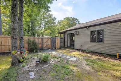 24 Yosemite Lane, Coram, NY 11727 - Photo 33