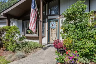 24 Yosemite Ln, Coram, NY 11727 - Photo 5