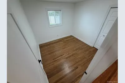 58 Amherst Lane, Hicksville, NY 11801 - Photo 7