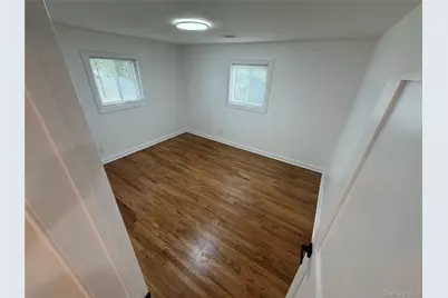58 Amherst Lane, Hicksville, NY 11801 - Photo 5