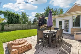 666 Lakeview Ave, Rockville Centre, NY 11570 - Photo 29