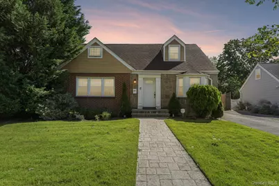 666 Lakeview Avenue, Rockville Centre, NY 11570 - Photo 33