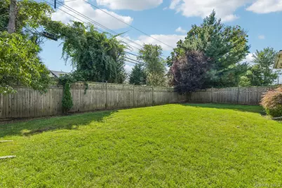 666 Lakeview Avenue, Rockville Centre, NY 11570 - Photo 27