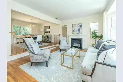 65 Essex Court, Port Washington, NY 11050 - Photo 3