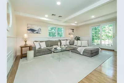 65 Essex Court, Port Washington, NY 11050 - Photo 15