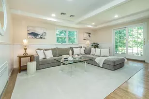 65 Essex Ct, Port Washington, NY 11050 - Photo 15