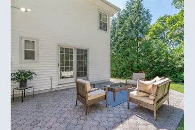 65 Essex Court, Port Washington, NY 11050 - Photo 17