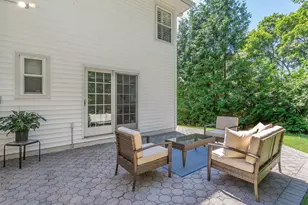 65 Essex Ct, Port Washington, NY 11050 - Photo 17