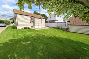 1073 Hancock Ave, Franklin Square, NY 11010 - Photo 21
