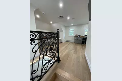 252 Beverly Road, Little Neck, NY 11363 - Photo 11