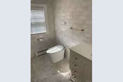 252 Beverly Road, Little Neck, NY 11363 - Photo 13