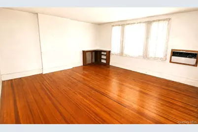 52 Slocum Crescent, Forest Hills, NY 11375 - Photo 9