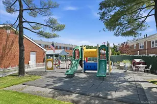 62-31 Douglaston Pkwy, Douglaston, NY 11362 - Photo 5