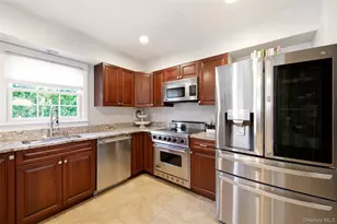 30 Cove Rd, Huntington, NY 11743 - Photo 15