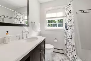 30 Cove Rd, Huntington, NY 11743 - Photo 25