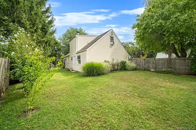 4 Highview Lane, Ridge, NY 11961 - Photo 5
