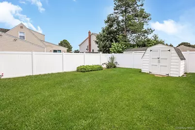 65 Graham Street, Farmingdale, NY 11735 - Photo 29