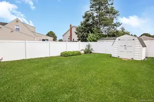 65 Graham St, Farmingdale, NY 11735 - Photo 29