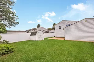 65 Graham St, Farmingdale, NY 11735 - Photo 27