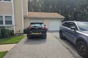 22 Chase Commons, Yaphank, NY 11980 - Photo 3