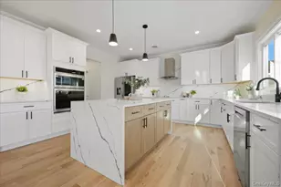 27 Poppy Ln, Levittown, NY 11756 - Photo 13