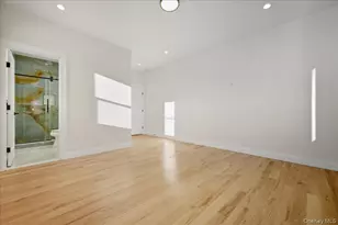 27 Poppy Ln, Levittown, NY 11756 - Photo 23