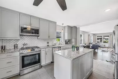 101 Highland Avenue, Patchogue, NY 11772 - Photo 7