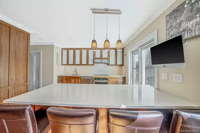 63-27 72nd Street, Middle Village, NY 11379 - Photo 9