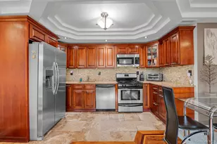 71-37 70th St, Glendale, NY 11385 - Photo 5