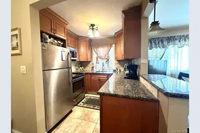 4 Rose Street #E1 Building 4, Oceanside, NY 11572 - Photo 7