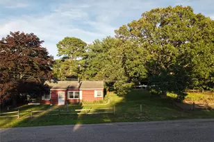 8 Boathouse Rd, Hampton Bays, NY 11946 - Photo 23