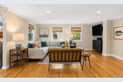 18 Walnut Avenue, Setauket, NY 11733 - Photo 5
