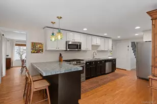 18 Walnut Ave, Setauket, NY 11733 - Photo 7