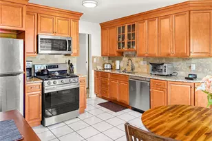 260-56 Waverly Ave, Patchogue, NY 11772 - Photo 5