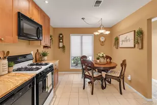 14 Kristin Ln, Hauppauge, NY 11788 - Photo 3