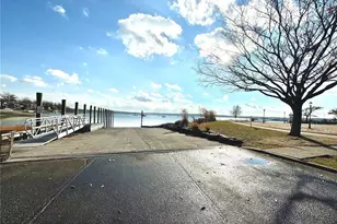 101 Firwood Rd, Port Washington, NY 11050 - Photo 17