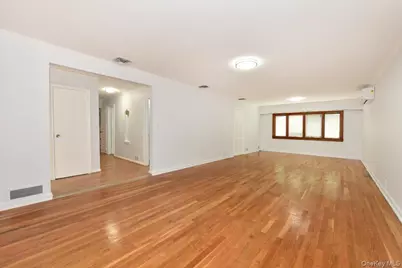 7515 196th Place, Fresh Meadows, NY 11366 - Photo 3