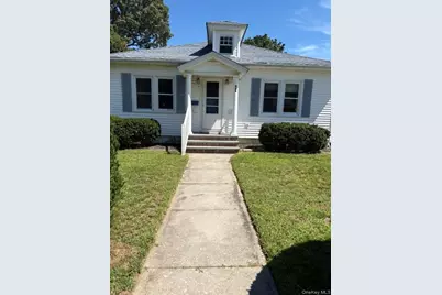 424 Sweezy Avenue, Riverhead, NY 11901 - Photo 1