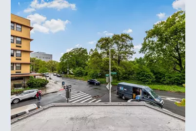 1874 Pelham Parkway S #2P, Bronx, NY 10461 - Photo 25