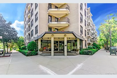 1874 Pelham Parkway S #2P, Bronx, NY 10461 - Photo 1