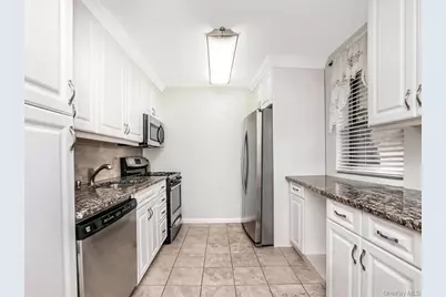 1874 Pelham Parkway S #2P, Bronx, NY 10461 - Photo 9