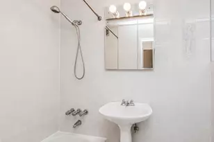 1874 Pelham Pkwy S, Bronx, NY 10461 - Photo 21