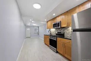 2110 Tomlinson Ave, Bronx, NY 10461 - Photo 29