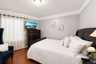 1432 Gun Hill Rd E, Bronx, NY 10469 - Photo 15
