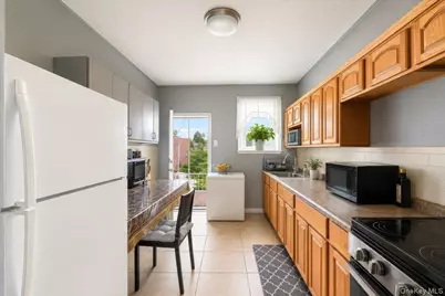1432 Gun Hill Rd E, Bronx, NY 10469 - Photo 13