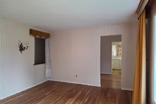 42 Sheridan St, Huntington, NY 11743 - Photo 5