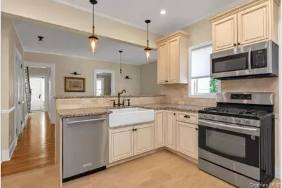64 Tooker Avenue, Oyster Bay, NY 11771 - Photo 21