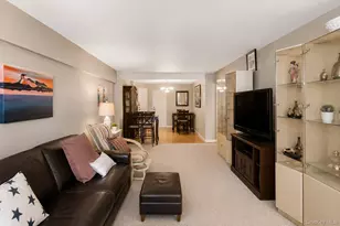 370 W Broadway, Long Beach, NY 11561 - Photo 11